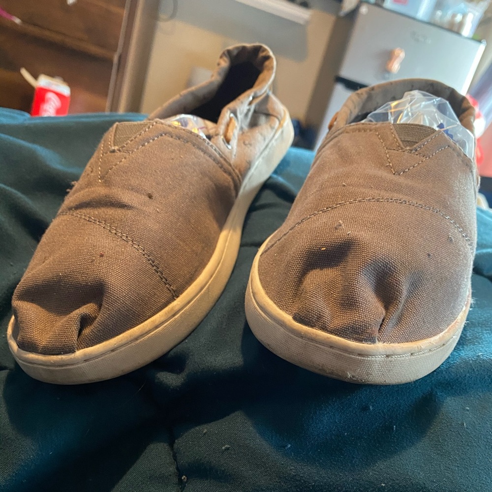 Toms